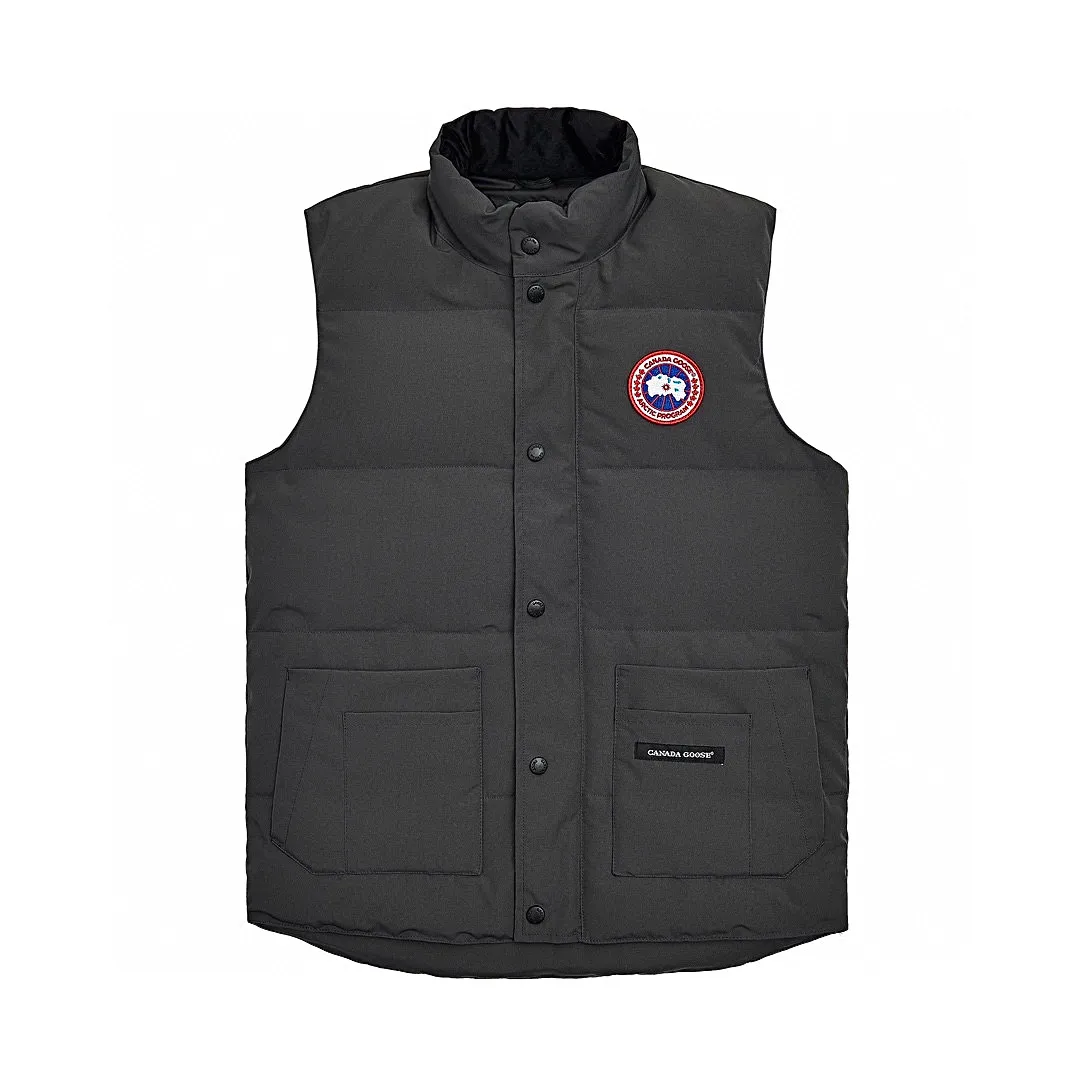 P360 Gray] Canada Goose Canada Goose #Freestyle Crew 4154M Men’s and Women’s Vest Down# ➖ Genuine synchronous anti-counterfeiting chip sensor! ➖ Imported Behringer embroidery machine to customize 10,000-needle embroidery logo! ➖ Imported 21-count polyester-cotton blended original fabric, using Feather-Light 10D waterproof coating fabric, made of 84.5% polyester fiber and 15.5% cotton, 100% the best feel in the entire network! ➖ The genuine official website uses the national standard 80 white duck down, and will never be misled by false claims such as 90 down or goose down! ➖ 100% nylon nylon lining with double double-layer sealing design to prevent velvet from running away. Top-grade polar fleece is used in the collar and pockets to keep warm and comfortable! ➖ Yoshida YKK provides original custom-made electroplated sliders. YKK two-way lockable zippers are tight and smooth and will not peel off paint! ➖ 3M composite original Velcro is durable, and all accessories and hardware are disassembled and customized! ⛔No slander, no exaggeration, no need for too much copywriting, because it is focused, it is professional!  SIZE: XS S M L XL XXL